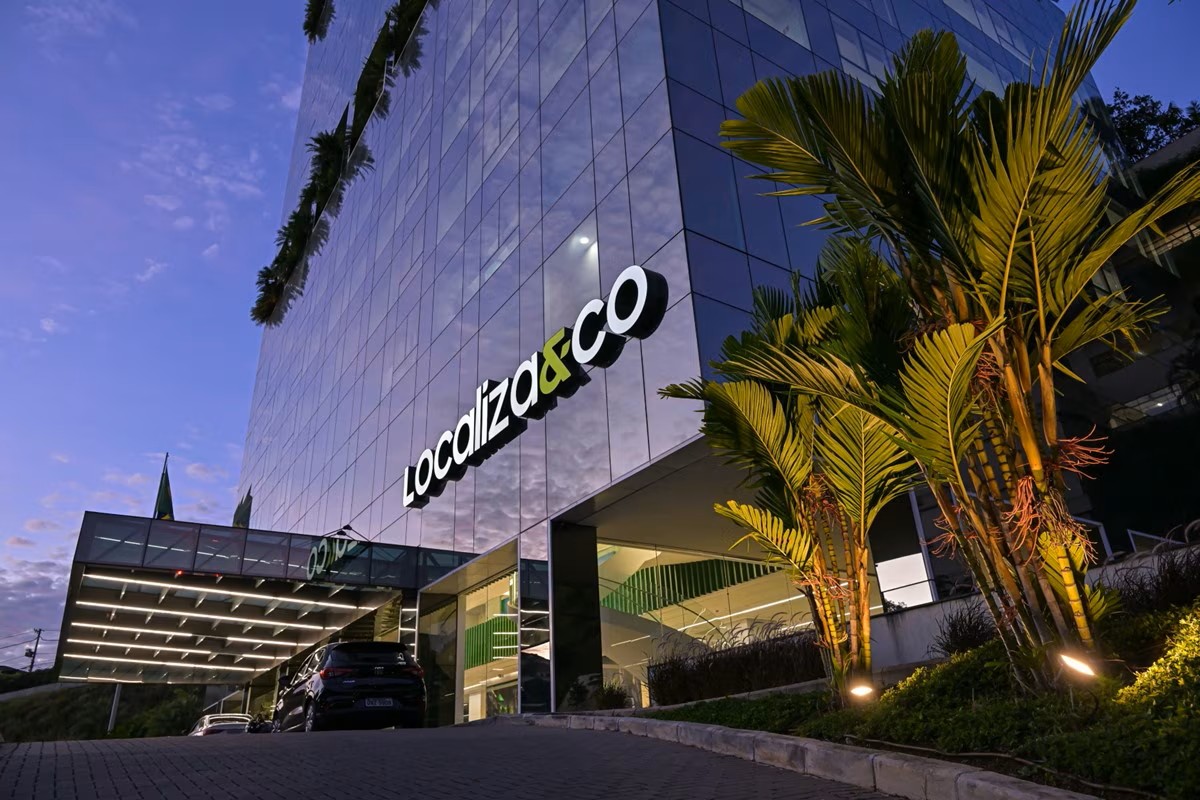 Fachada da Localiza&Co, empresa de mobilidade que atua no Brasil e na América Latina.